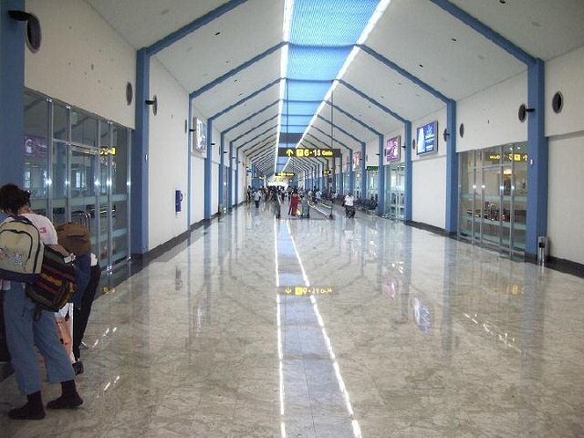 Flughafen Columbo.jpg